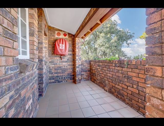 1 BEDROOM RETIREMENT UNIT FOR SALE IN BRYANSTON